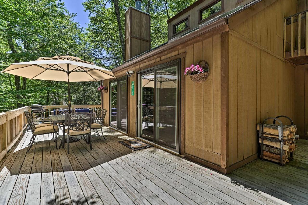 Bear Den Rustic Pocono Lake Home With Game Room! Exterior photo