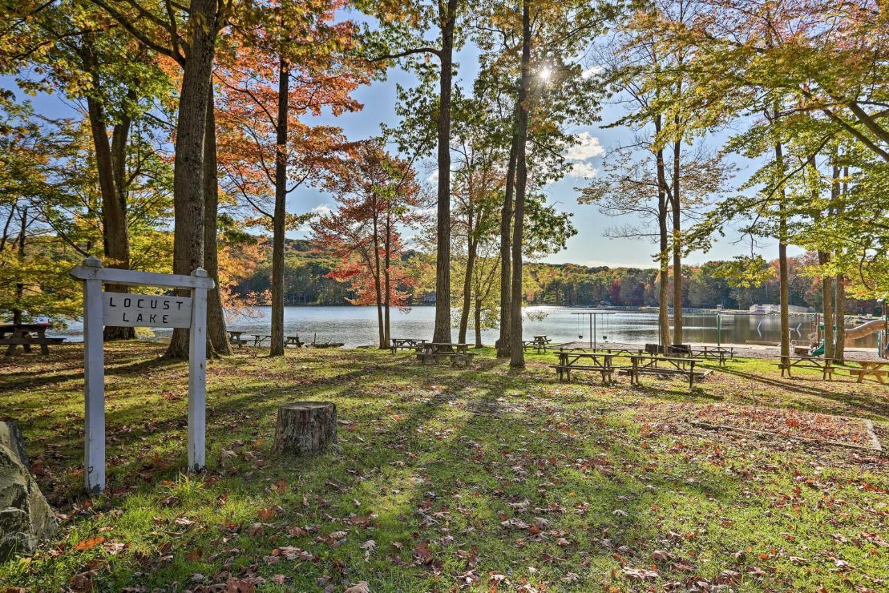 Bear Den Rustic Pocono Lake Home With Game Room! Exterior photo