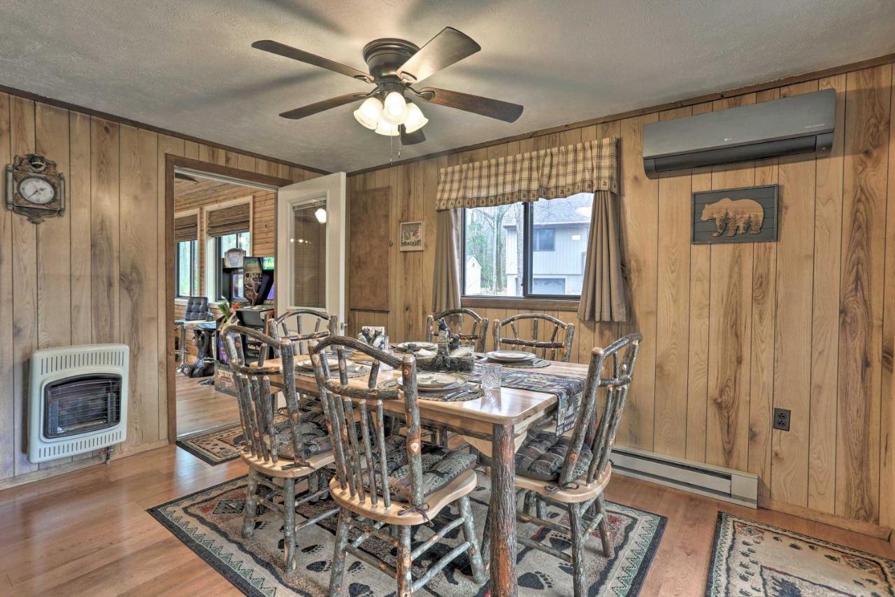 Bear Den Rustic Pocono Lake Home With Game Room! Exterior photo