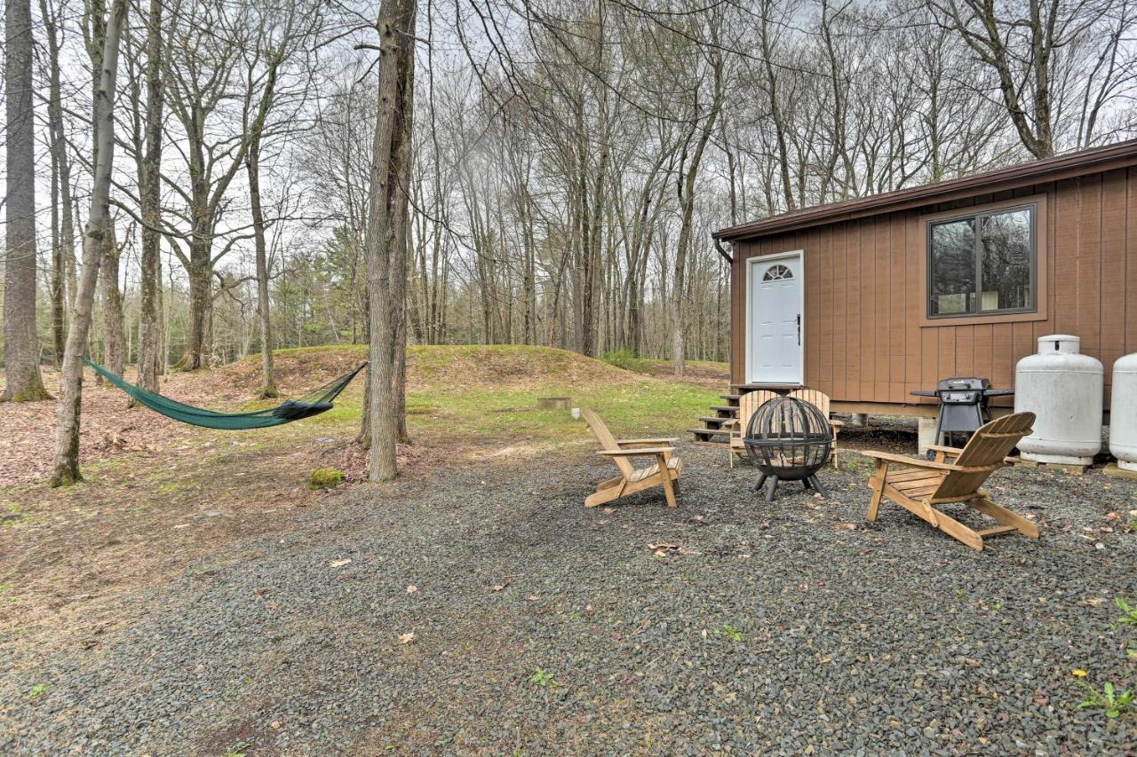 Bear Den Rustic Pocono Lake Home With Game Room! Exterior photo